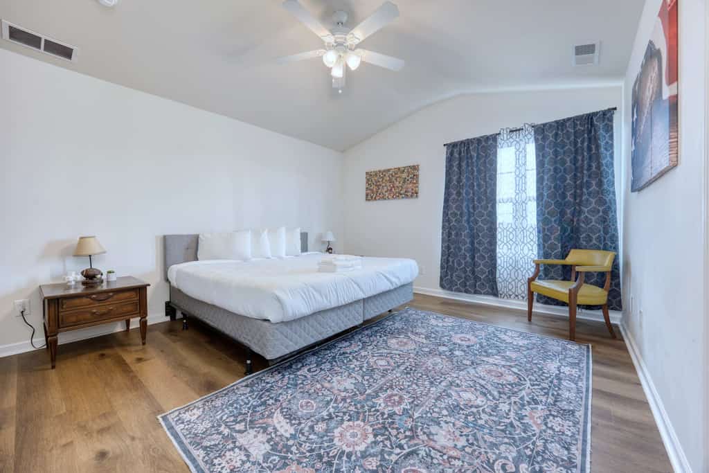This 4-bedroom/2.5-bathroom house sits in a great neighborhood less than 15 minutes from  Fort Benning and downtown! Enjoy an open-concept layout, a fully-equipped kitchen, spacious bedrooms, and more! No matter the reason for your visit, we are sure this is the perfect place! Family-friendly. Pets are welcome with a fee. We would love to host you!