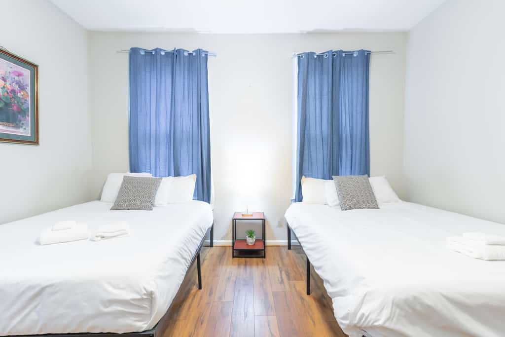 The Sunny Sweetheart is a perfect spot to stay while in Columbus! This apartment has 2 bedroom, 1 bathroom sleeps 8 and is located about 1.5 miles south of downtown Columbus! Guests can enjoy walking to dinner at the Black Cow or Minnie's before heading to Circa Lounge for cocktails. Only 2 miles from Chattahoochee Riverwalk! If you're looking for more family friendly options, walk with the kids to the Coca Cola Space Science Center before strolling along the Riverwalk. Pet friendly with fee.