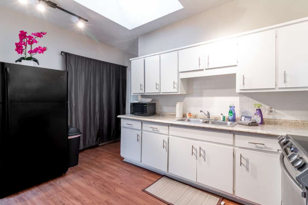 The Sunny Sweetheart is a perfect spot to stay while in Columbus! This apartment has 2 bedroom, 1 bathroom sleeps 8 and is located about 1.5 miles south of downtown Columbus! Guests can enjoy walking to dinner at the Black Cow or Minnie's before heading to Circa Lounge for cocktails. Only 2 miles from Chattahoochee Riverwalk! If you're looking for more family friendly options, walk with the kids to the Coca Cola Space Science Center before strolling along the Riverwalk. Pet friendly with fee.