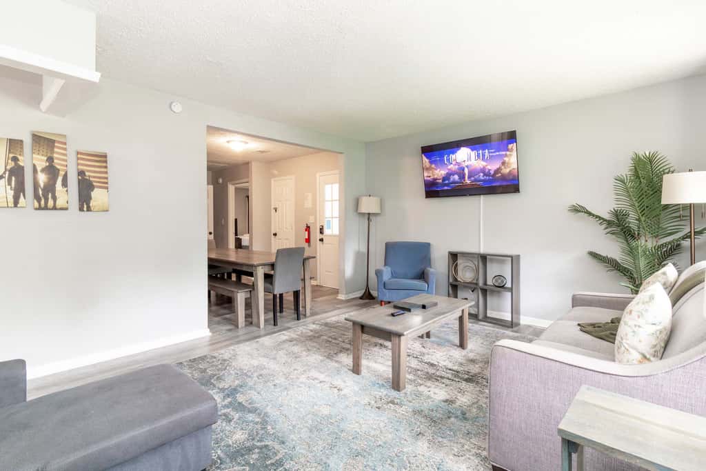 Pool, Fenced Yard, & Patio! Ventura Vista Retreat