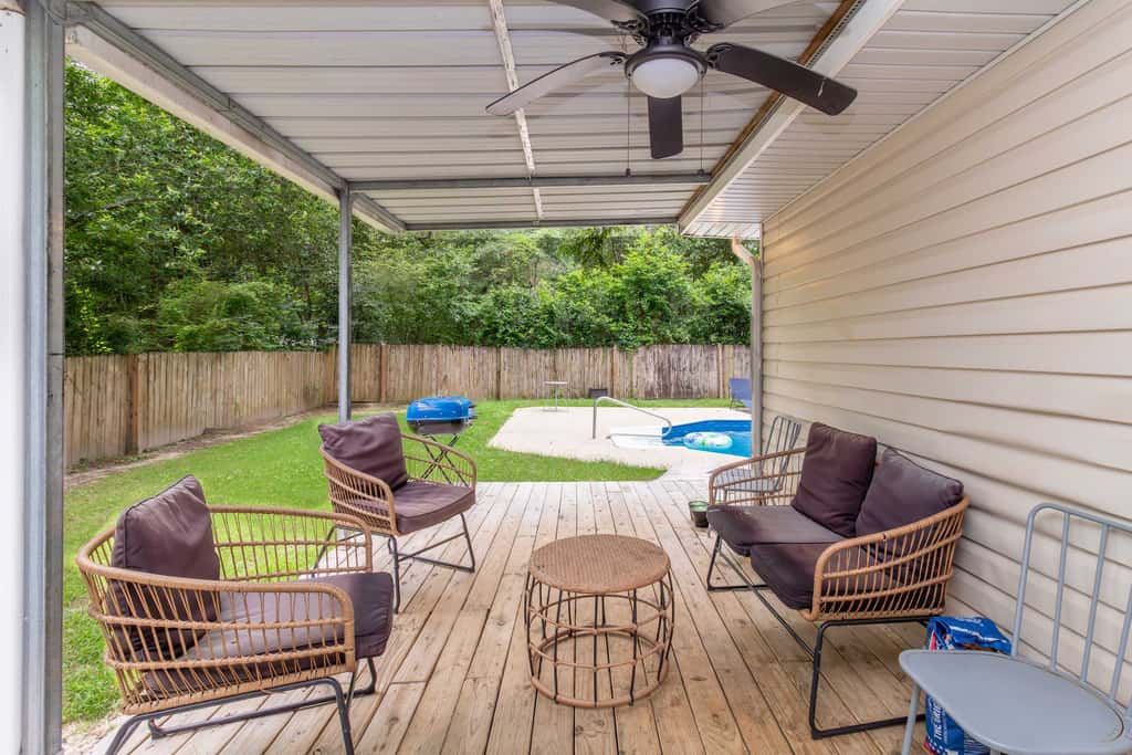 Pool, Fenced Yard, & Patio! Ventura Vista Retreat