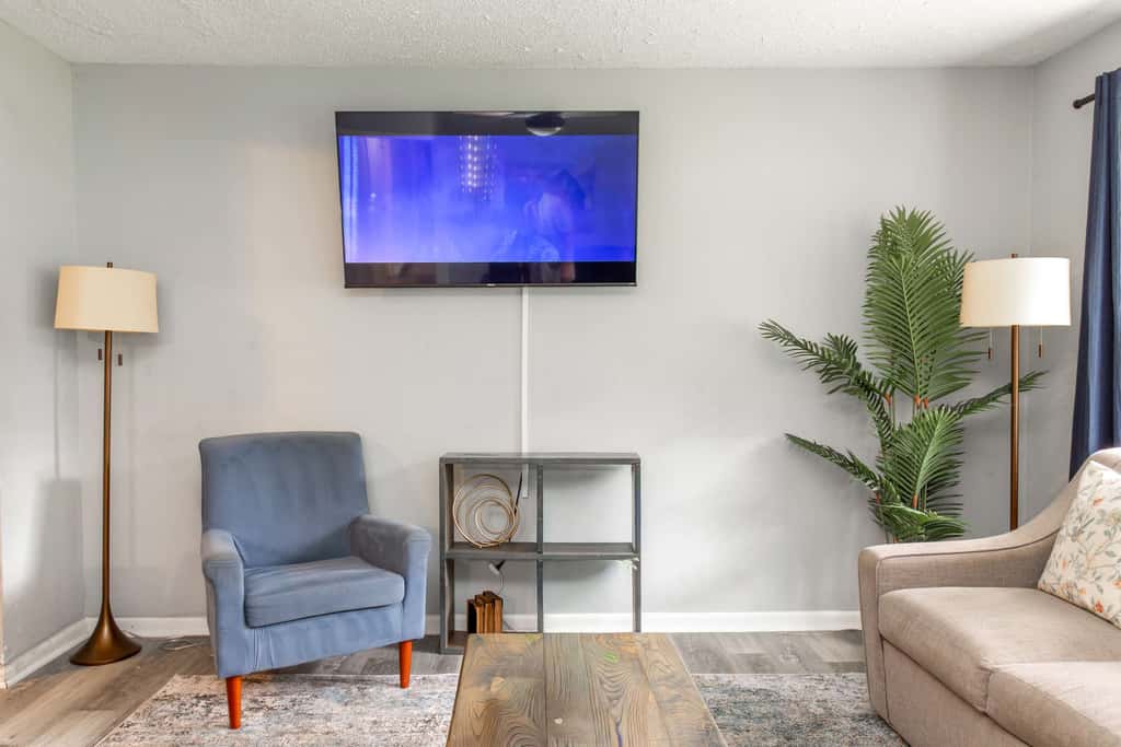 Pool, Fenced Yard, & Patio! Ventura Vista Retreat