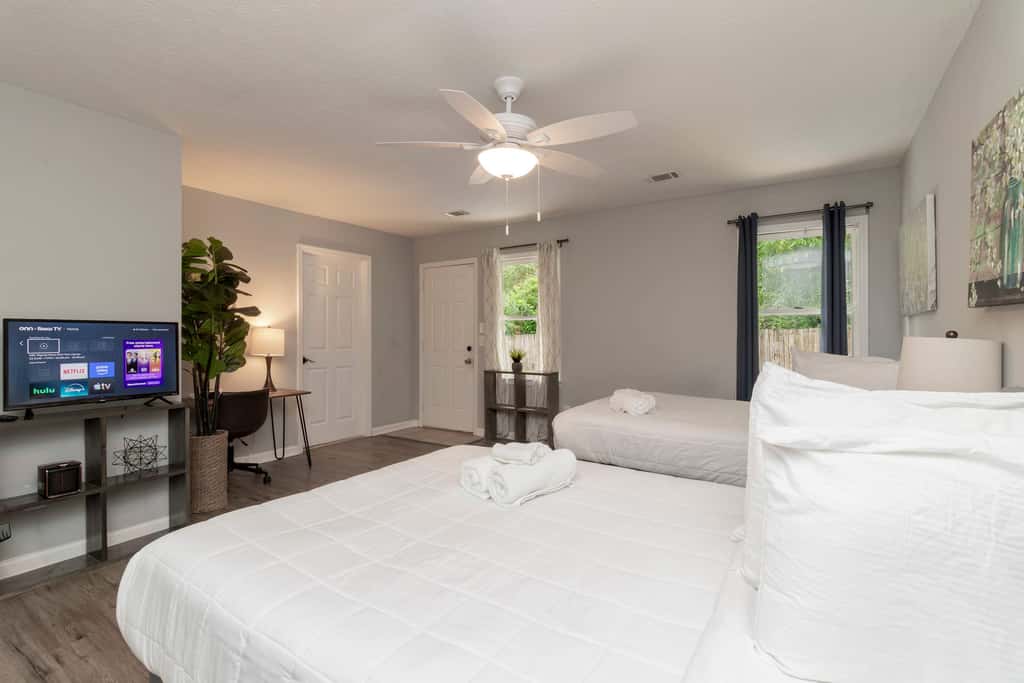 Pool, Fenced Yard, & Patio! Ventura Vista Retreat