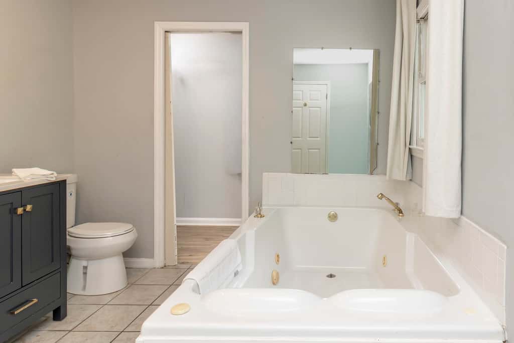 Pool, Fenced Yard, & Patio! Ventura Vista Retreat