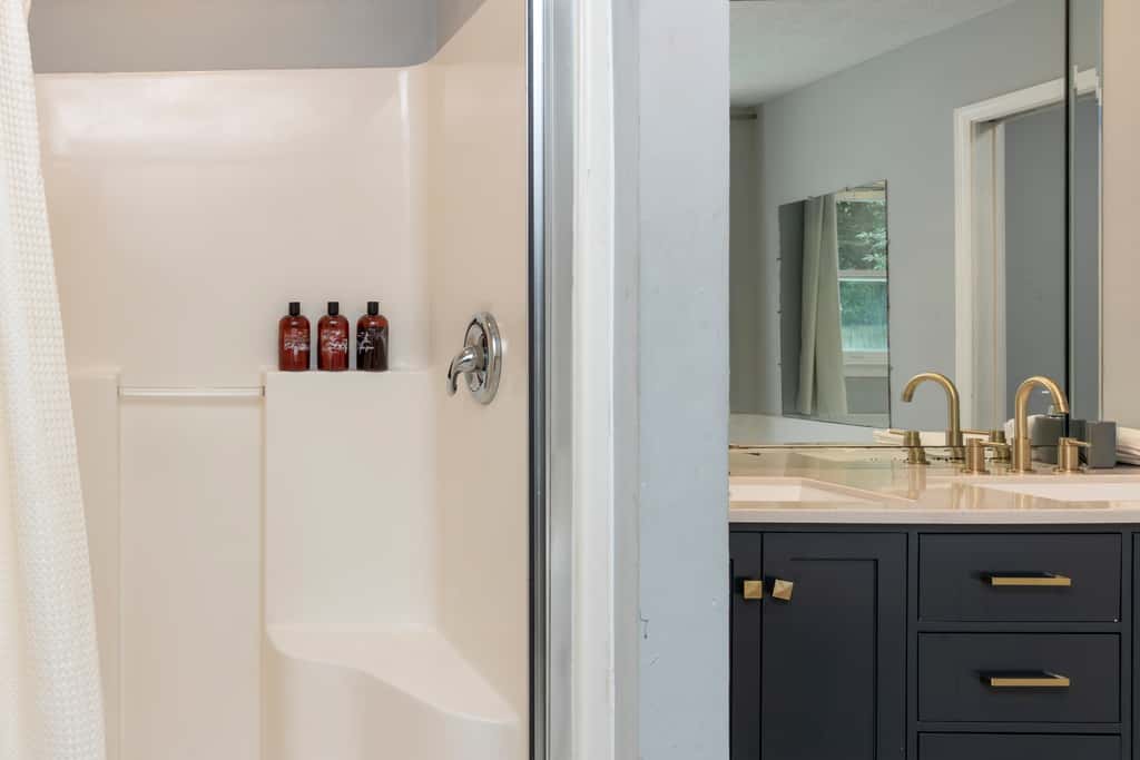 Pool, Fenced Yard, & Patio! Ventura Vista Retreat