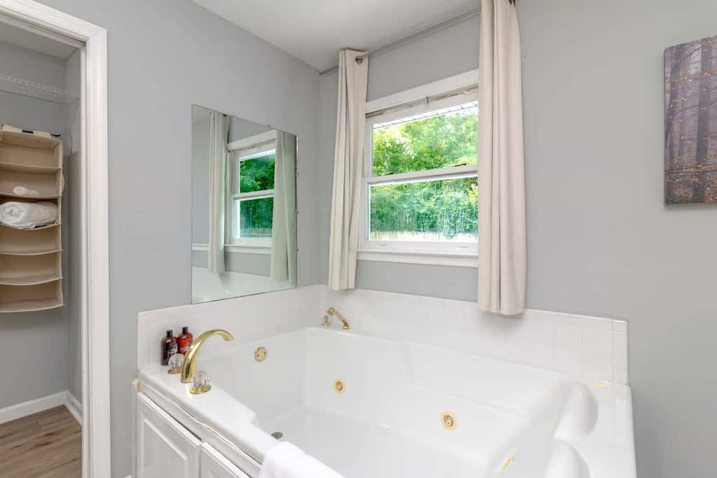 Pool, Fenced Yard, & Patio! Ventura Vista Retreat