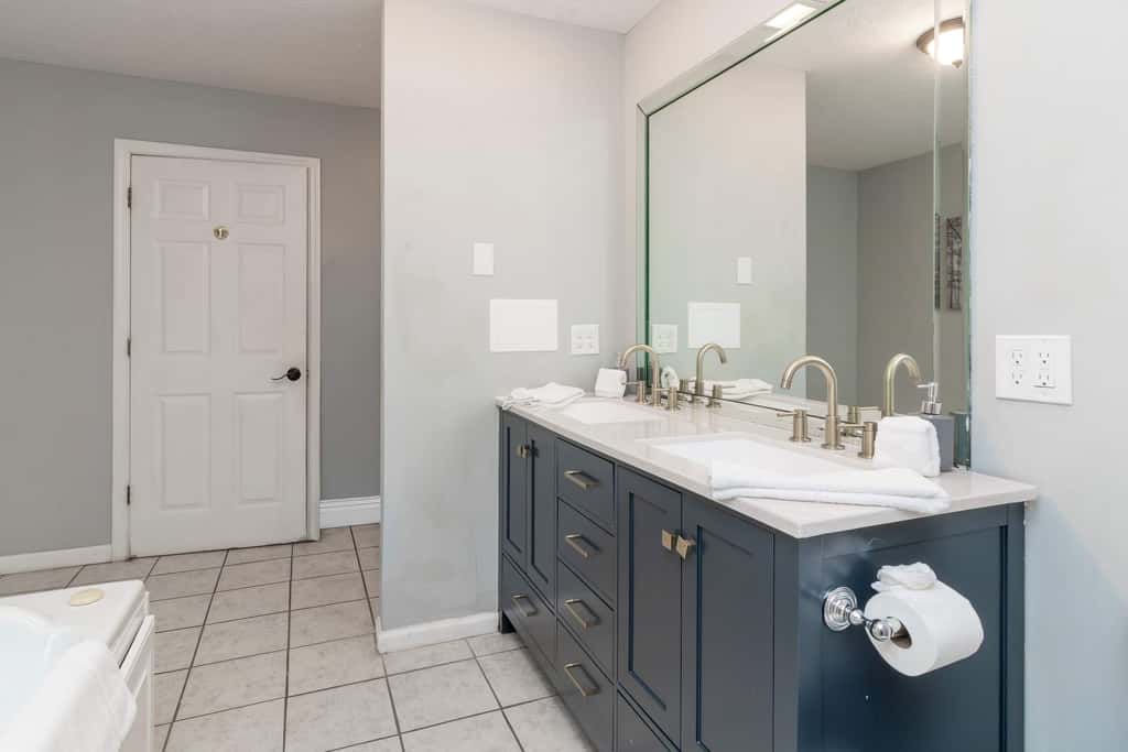 Pool, Fenced Yard, & Patio! Ventura Vista Retreat