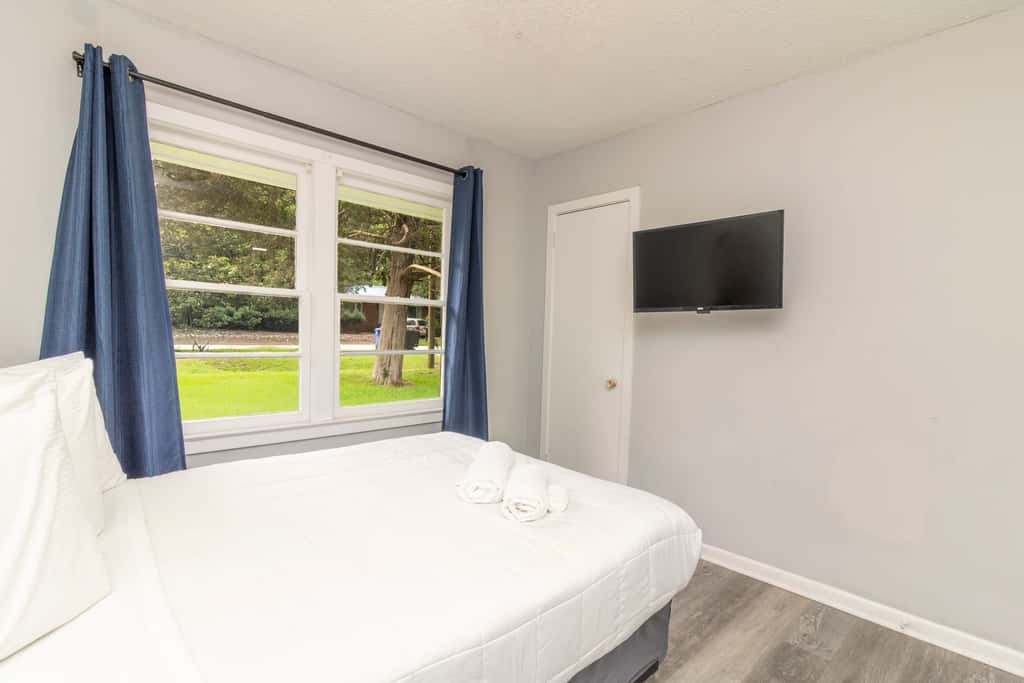 Pool, Fenced Yard, & Patio! Ventura Vista Retreat