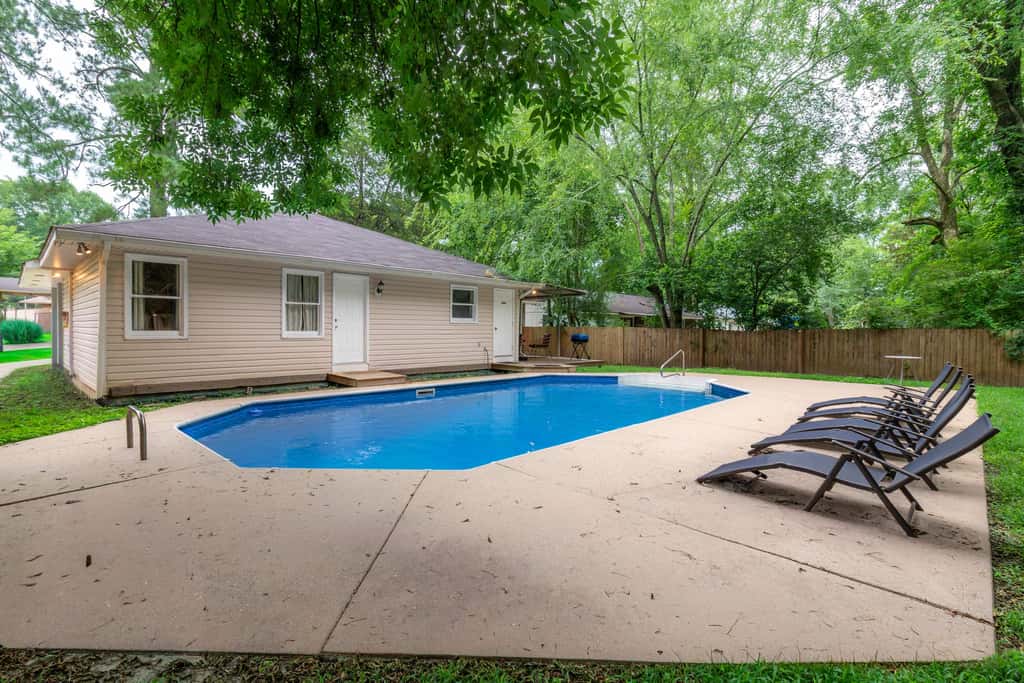 Pool, Fenced Yard, & Patio! Ventura Vista Retreat
