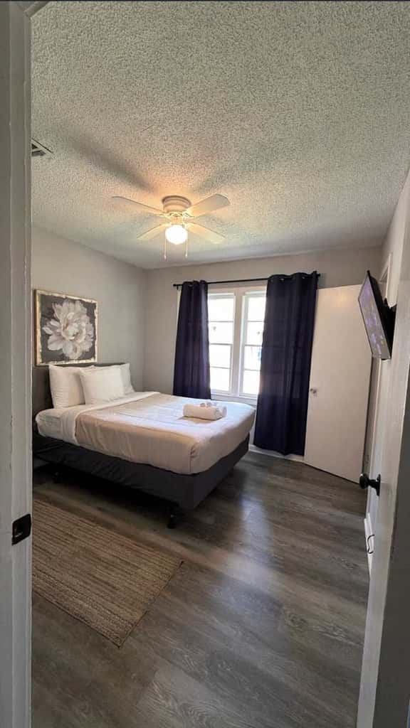 Pool, Fenced Yard, & Patio! Ventura Vista Retreat