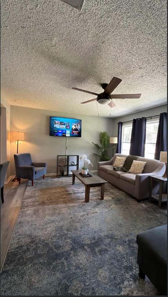 Pool, Fenced Yard, & Patio! Ventura Vista Retreat
