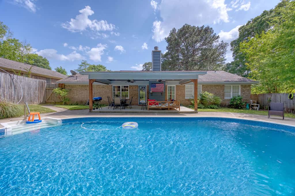 3-Bedroom Columbus Family Home with Private Pool