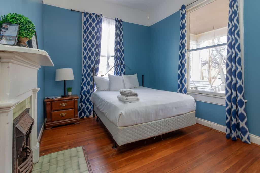 This beautiful, historic 1800's home is just a short stroll to downtown restaurants and attractions, and only 15 minutes to Fort Benning. Whether you are attending a military graduation, traveling for business, or just here to soak up the rich culture of Columbus, you will love this Southern classic! It's the perfect place to relax, explore, and fellowship. If you are traveling as a big group, book the apartment in the back, too. Together they sleep 15!