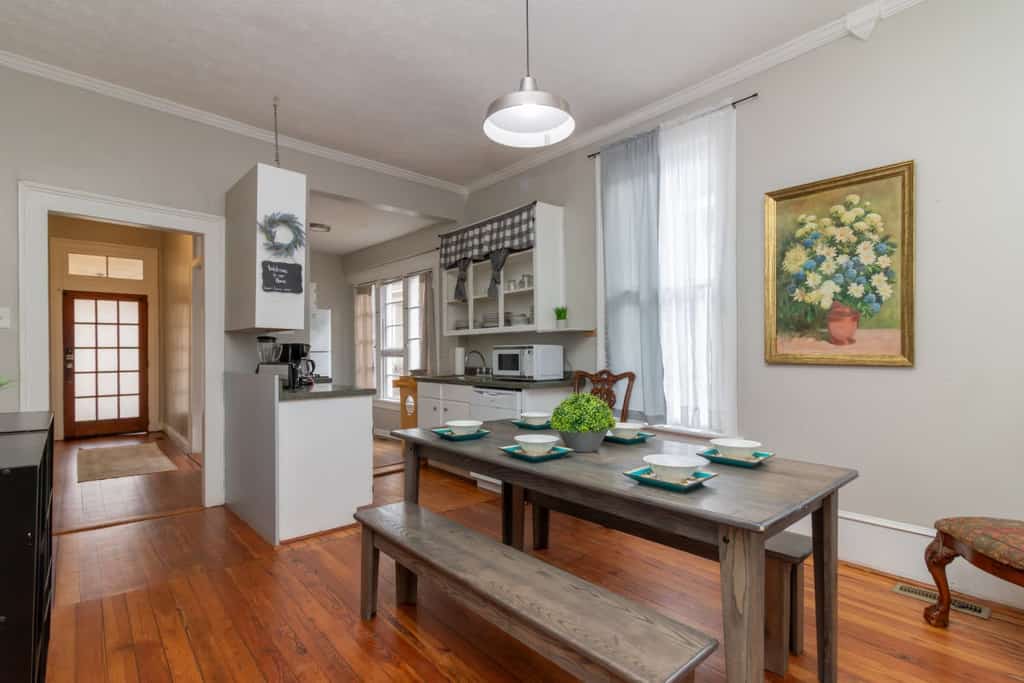 This beautiful, historic 1800's home is just a short stroll to downtown restaurants and attractions, and only 15 minutes to Fort Benning. Whether you are attending a military graduation, traveling for business, or just here to soak up the rich culture of Columbus, you will love this Southern classic! It's the perfect place to relax, explore, and fellowship. If you are traveling as a big group, book the apartment in the back, too. Together they sleep 15!