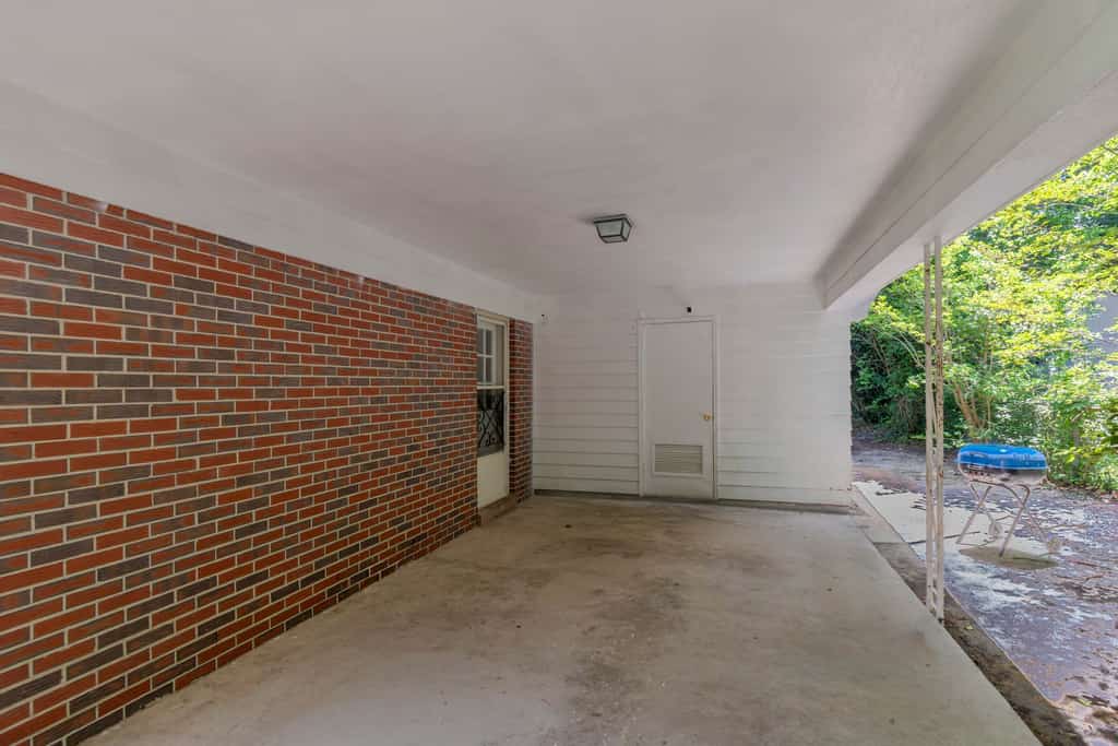 Welcome to our home in East Columbus! This spacious rental features 4 bedrooms and 2 full bathrooms, accommodating up to 12 guests. The cozy living room, complete with a sofa bed, is perfect for relaxing with family and friends. Our fully equipped eat-in kitchen and fenced-in backyard provide a great space for children and pets to play. We aim to create a true home-away-from-home experience! Book with us; we’d love to host you!