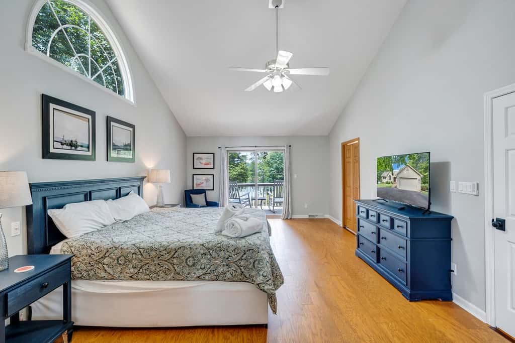The Lake House on Sunset Point