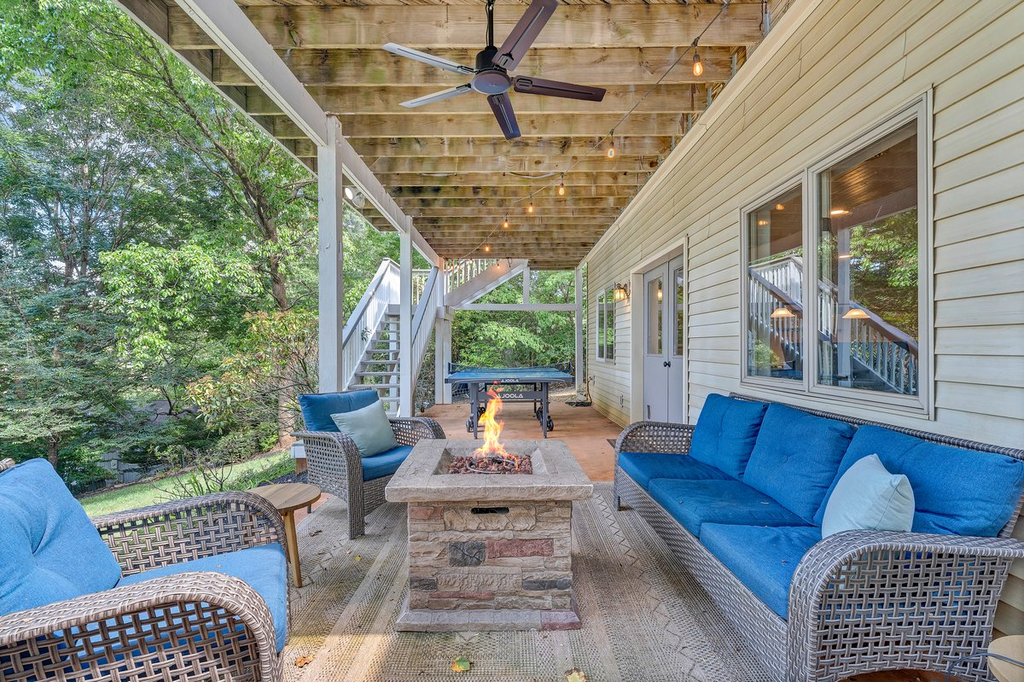 The Lake House on Sunset Point