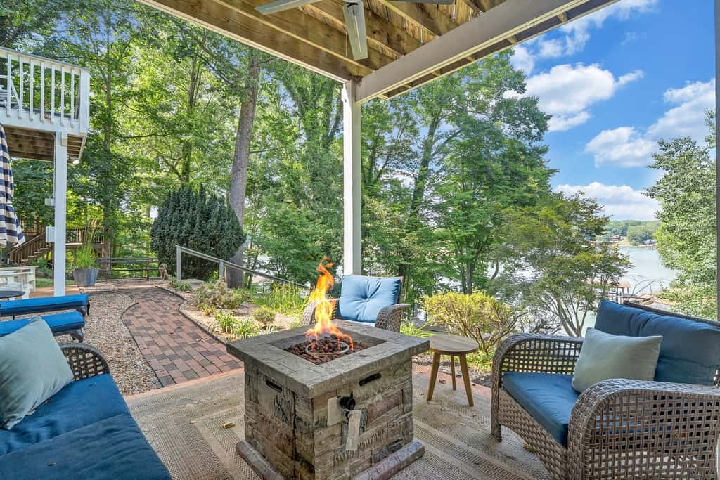 The Lake House on Sunset Point