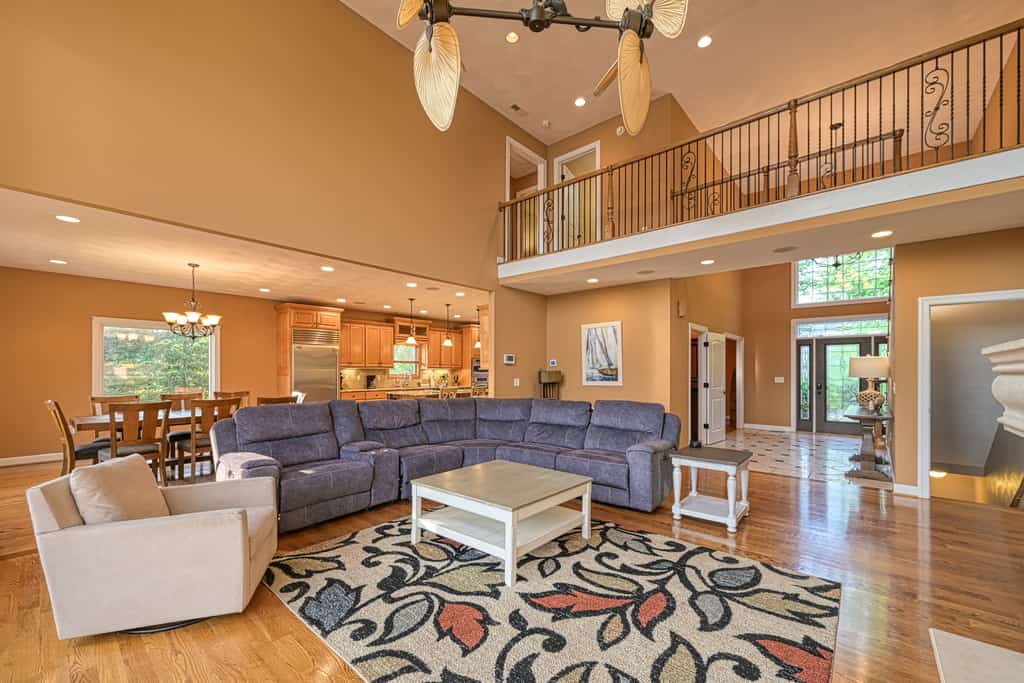 Paradise at Sunset Cove - Lakefront getaway with private dock, office, firepit, deck, & pool table