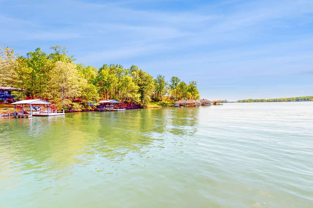 Jewelbox Cottage - Dog-friendly Lakefront home with private dock, canoe & SUPs