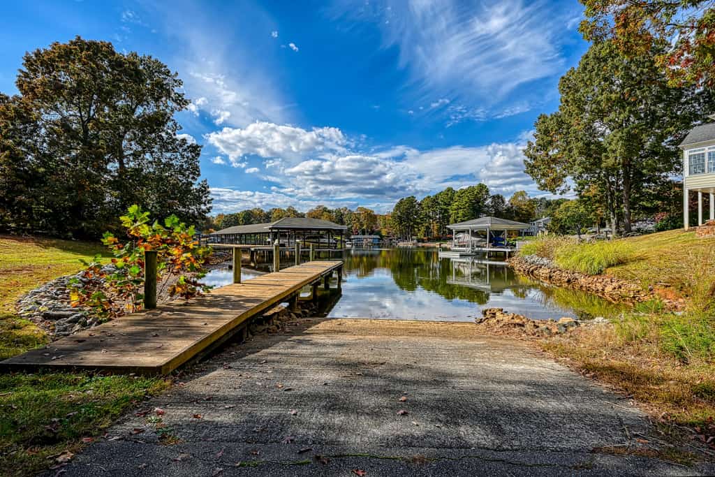 Orr at Waterways - Great home with powered dock, boat launch, outdoor pool, & beach