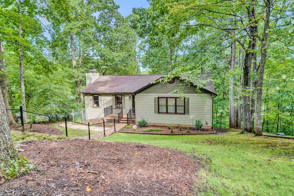 1 Special Place - Waterfront home with private dock, lake views, & washer/dryer