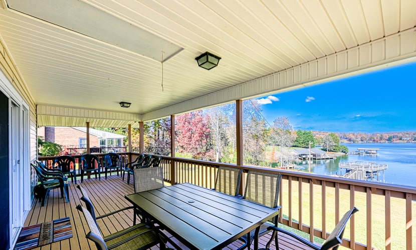 Three Sheets to the Wind - Dog-friendly lakefront home with dock, & kayaks