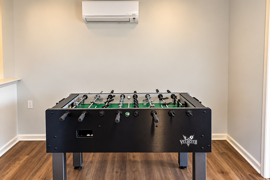 LakeDaze - Dog-friendly, Lakefront, Dock, Hot Tub, Putting Green, Game Room