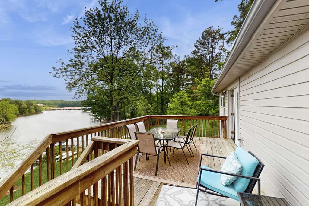 Wet Feet Retreat - Lakefront with incredible views, dock, pool table, foosball
