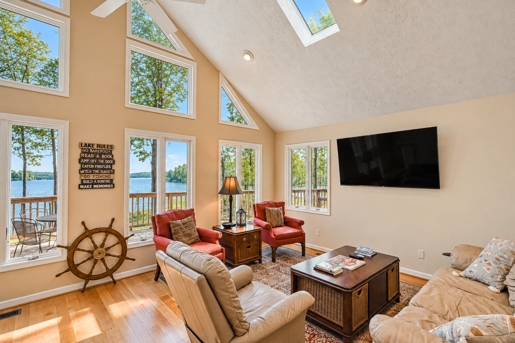 Private 4BR Lakefront Retreat | Quiet Cove, Dock, Boat Ramp & Kayaks