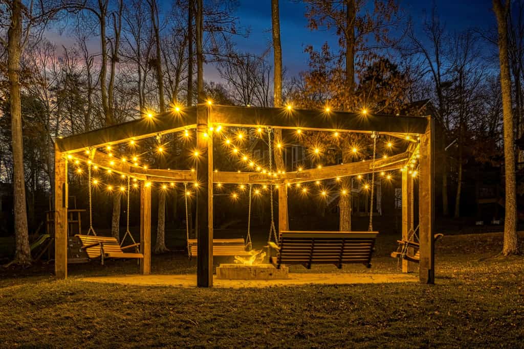 Lakefront Cabin w/ Hot Tub, Boat Dock, WiFi, a Game Room & Firepit - Dogs OK