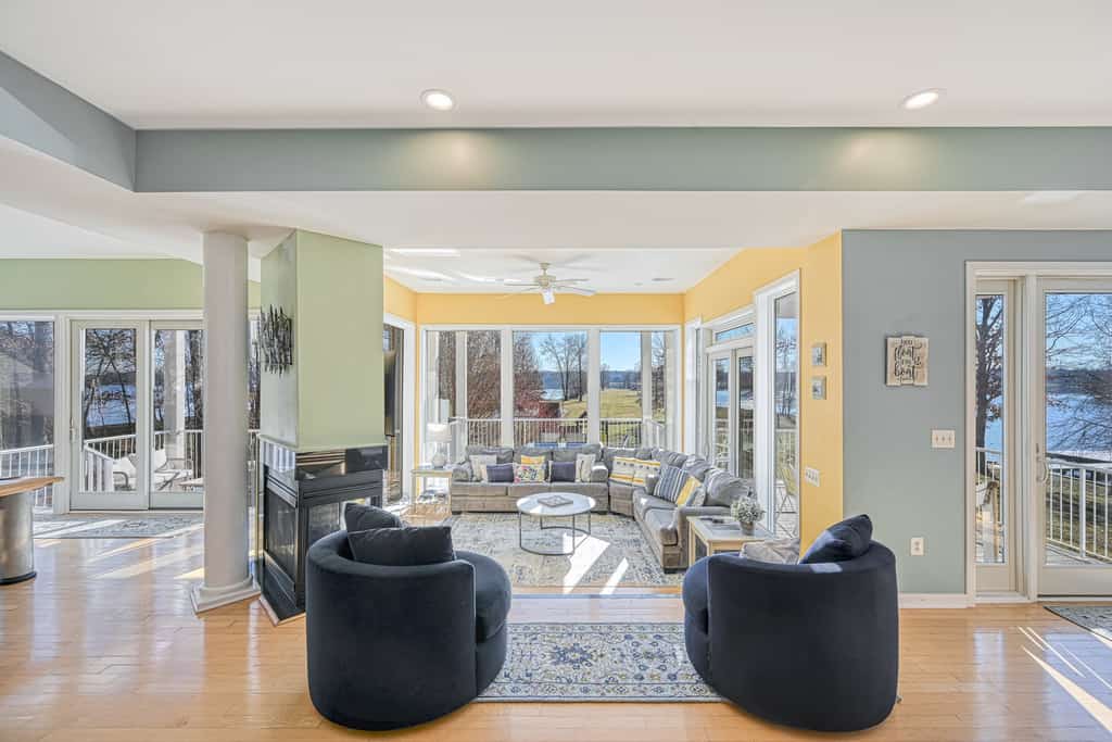 Beautiful Private Lakefront Luxury with Pool Table, Fire Pit, Playground!