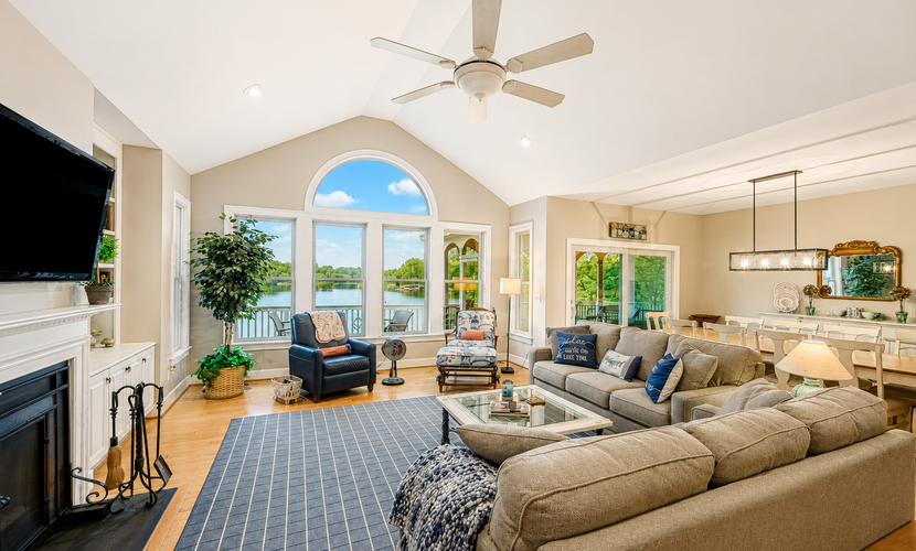 Lake Anna Waterfront Oasis w/ firepit,boat dock, dog friendly