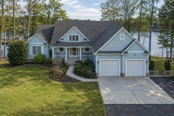 Lake Anna Waterfront Oasis w/ firepit,boat dock, dog friendly