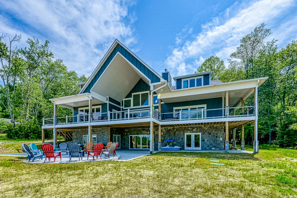 Lazy Lake Escape