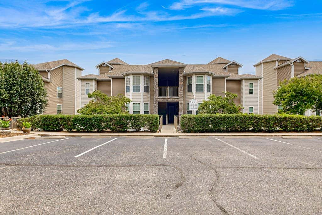LAKEFRONT -3BRcondo-Resort amenities-Peaceful