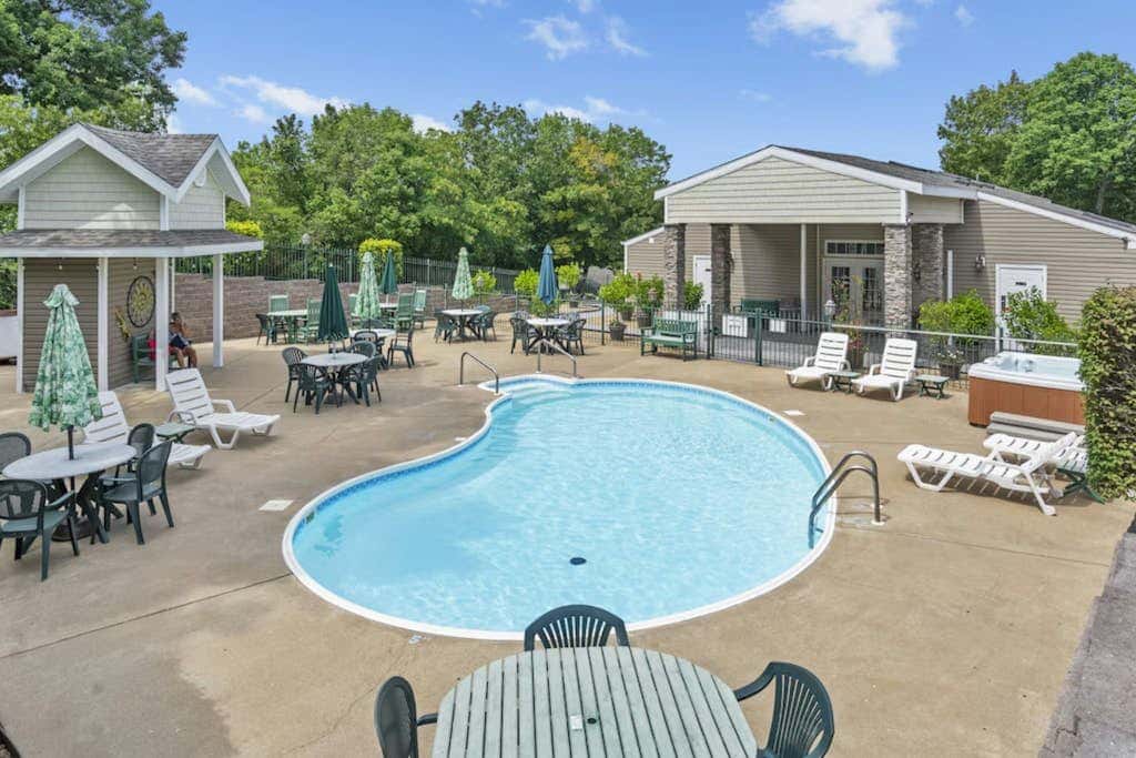 LAKEFRONT -3BRcondo-Resort amenities-Peaceful