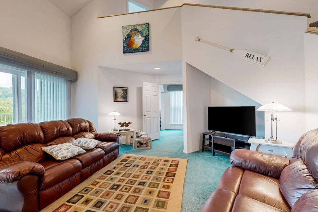 LAKEFRONT -3BRcondo-Resort amenities-Peaceful