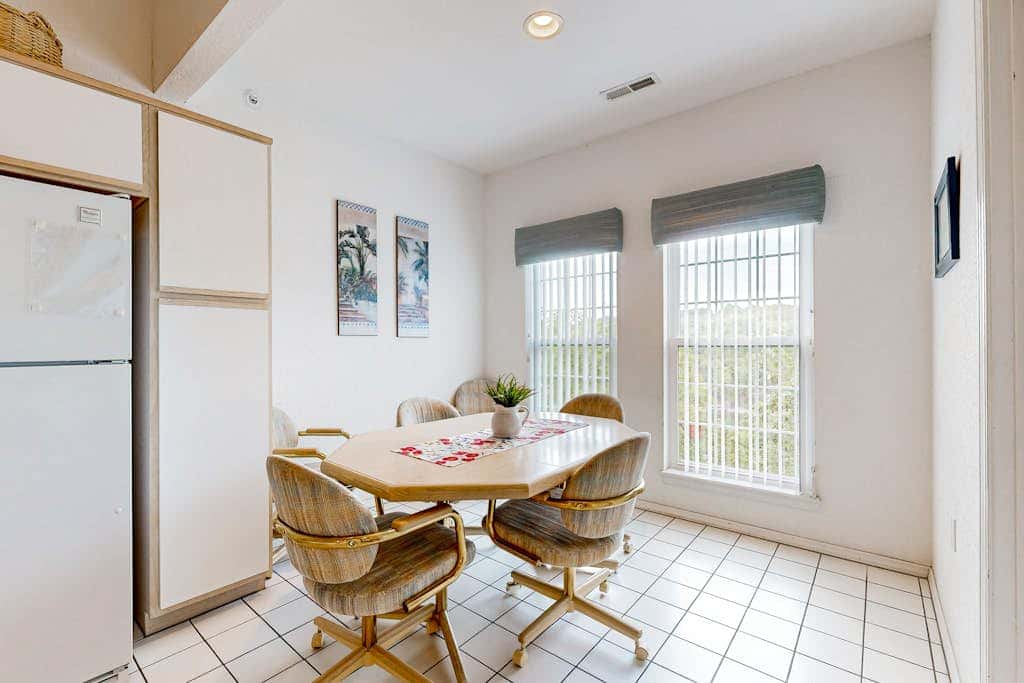 LAKEFRONT -3BRcondo-Resort amenities-Peaceful