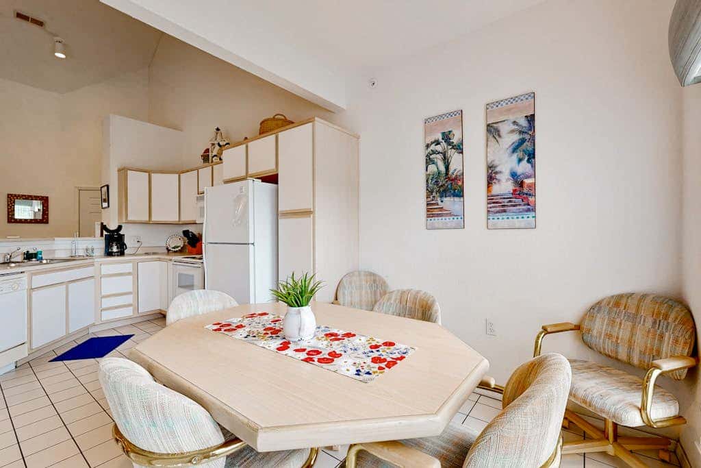 LAKEFRONT -3BRcondo-Resort amenities-Peaceful