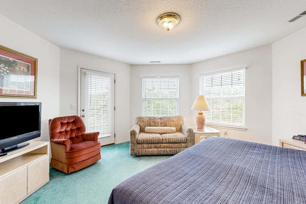 LAKEFRONT -3BRcondo-Resort amenities-Peaceful