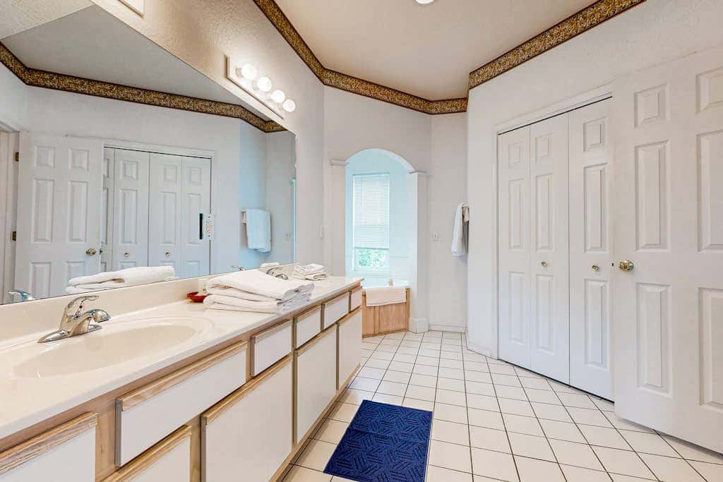 LAKEFRONT -3BRcondo-Resort amenities-Peaceful