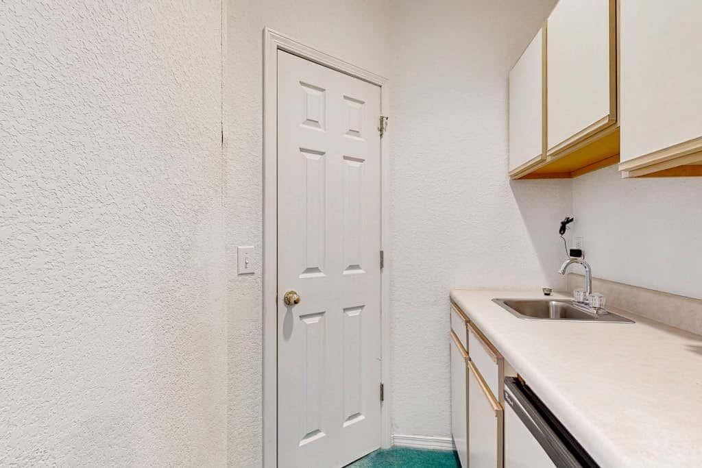 LAKEFRONT -3BRcondo-Resort amenities-Peaceful