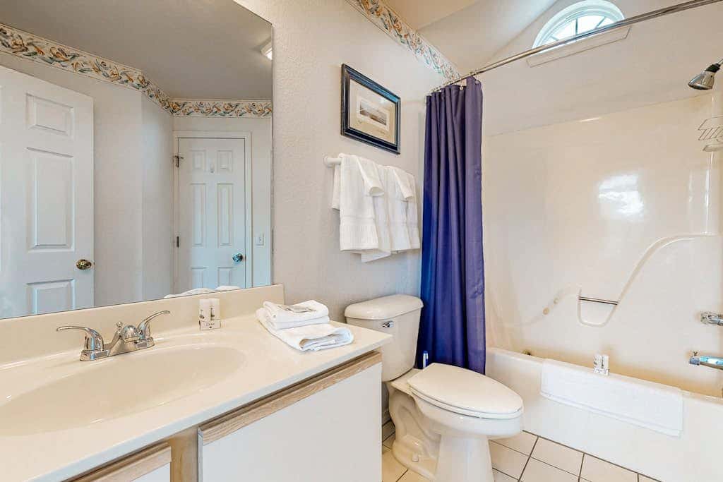 LAKEFRONT -3BRcondo-Resort amenities-Peaceful