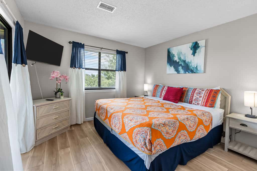 Serene 2BR Condo - POND VIEW - Pointe Royale