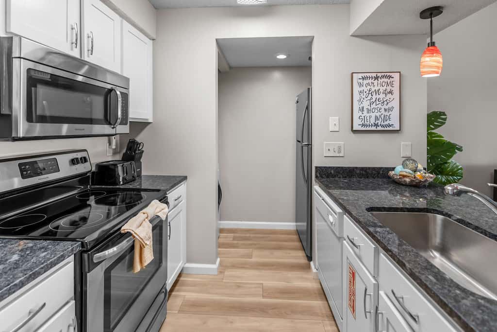 Serene 2BR Condo - POND VIEW - Pointe Royale