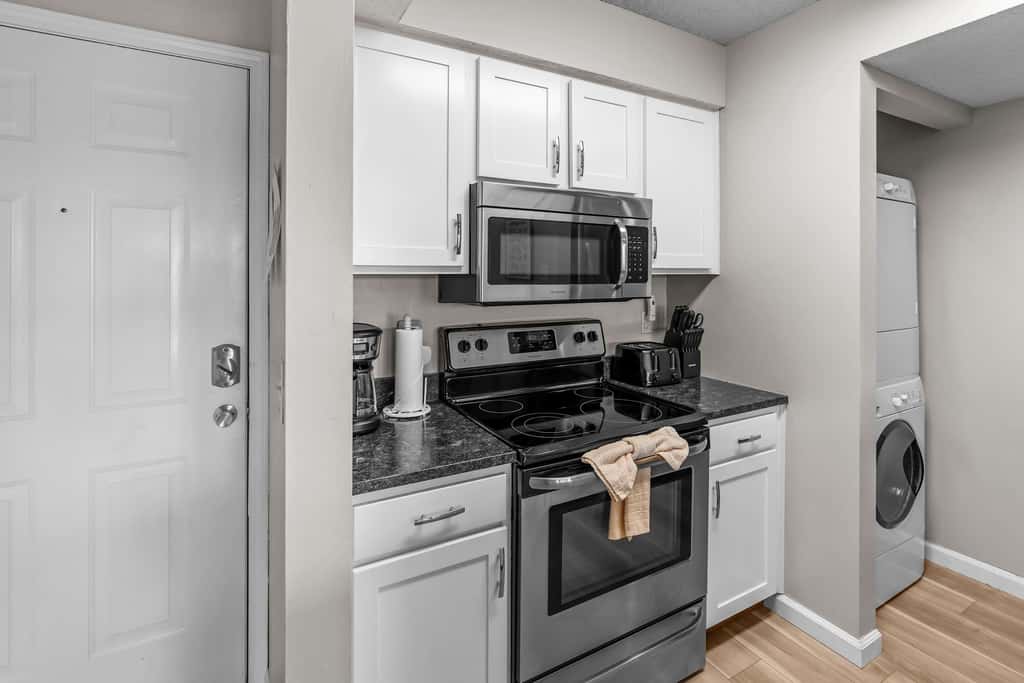 Serene 2BR Condo - POND VIEW - Pointe Royale