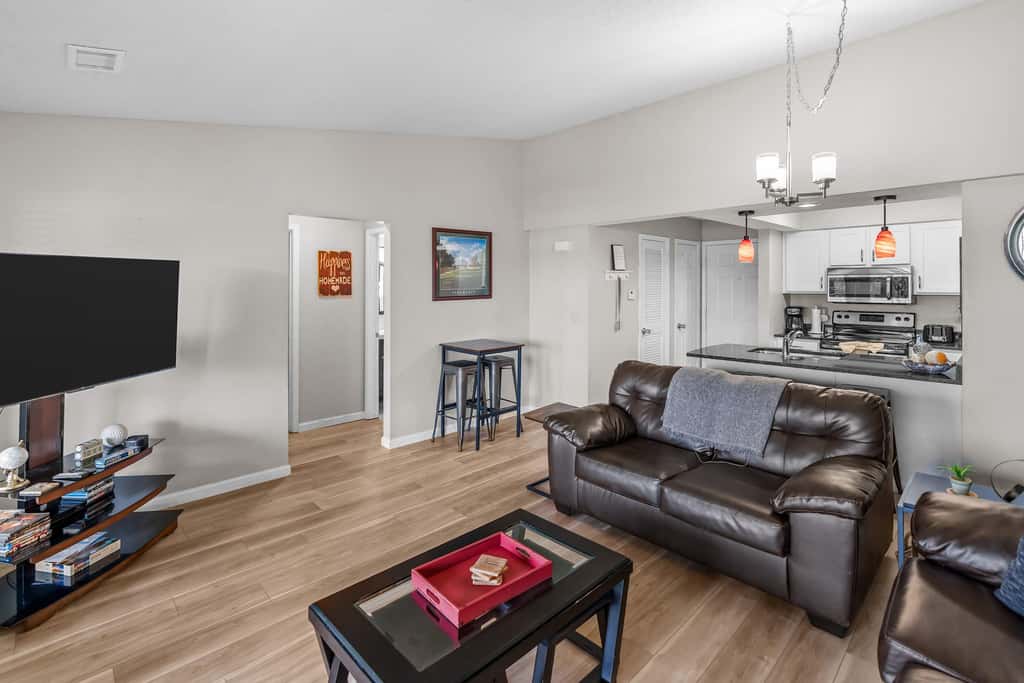 Serene 2BR Condo - POND VIEW - Pointe Royale