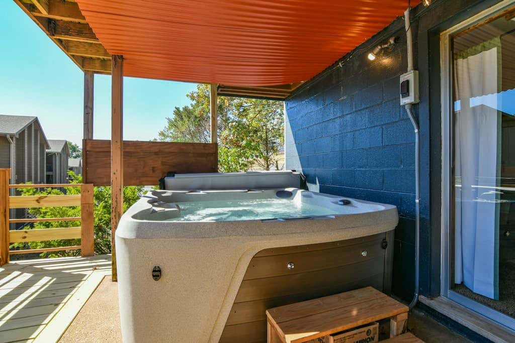 Woodsy 2BR A-Frame - HOT TUB - Pool Table & Lake
