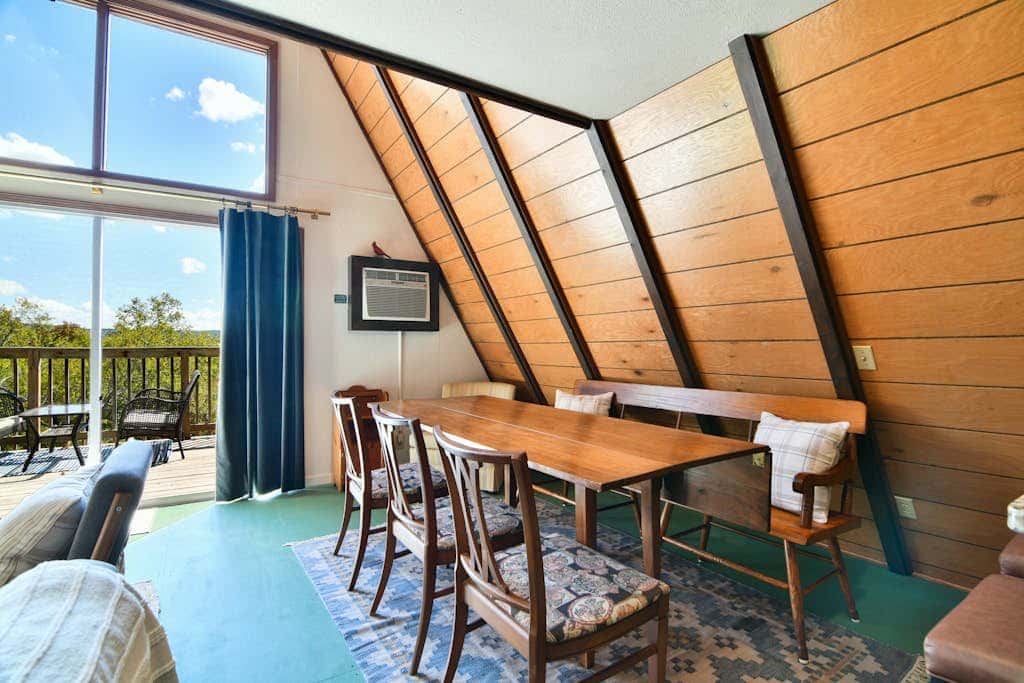 Woodsy 2BR A-Frame - HOT TUB - Pool Table & Lake